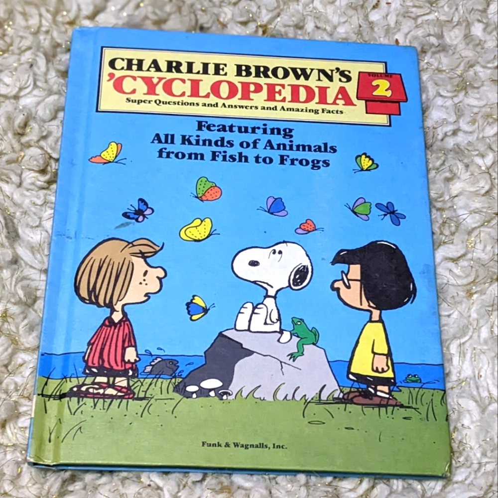 Charlie Brown Encyclopedia Volume 2 Vintage Hardcover Book Animals 70s EUC
